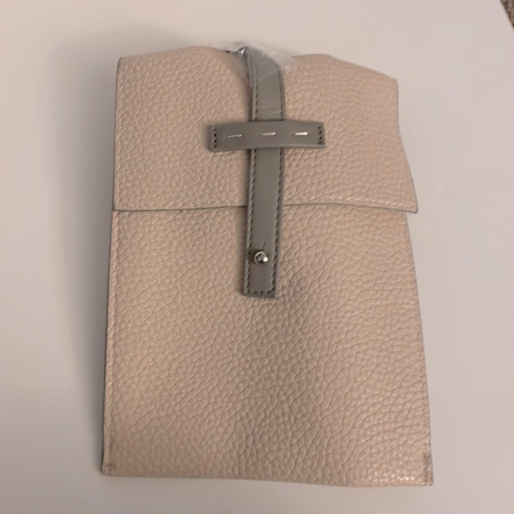 Mary Kay city modern collection bag